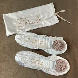 Mud Pie Womens Bridal Slippers with Satin Pouch Size Large (SKU: 23W)